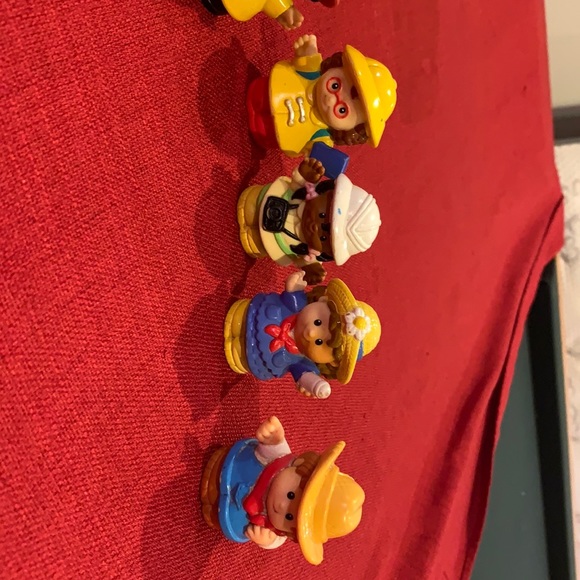 Fisher-Price Other - 26 little people.